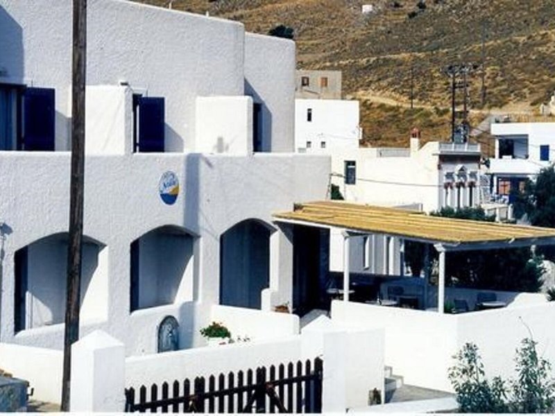 Naias Hotel in Livadi, Santorini Außenaufnahme