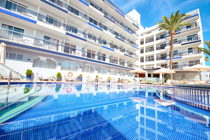 Vista Park Hotel & Apartamentos in Can Picafort, Mallorca Pool