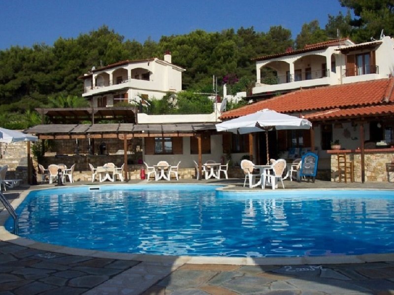 Milia Bay Hotel & Apartments in Chrysi Milia, Skiathos Außenaufnahme
