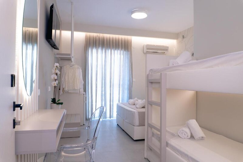 Ammos Korali by Ammos Hotels & Villas in Olympiaki Akti, Thessaloniki (Chalkidiki) Badezimmer