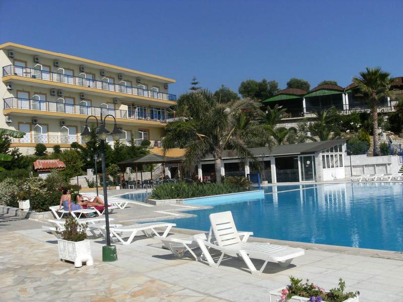 Hotel Golden Sun in Finikounda, Athen Pool