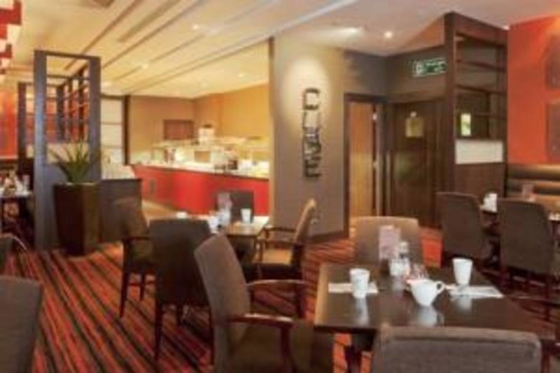 Crowne Plaza London - Gatwick Airport in Crawley, London-Gatwick Bar
