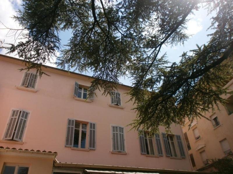 Victoria in Draguignan, Nizza Außenaufnahme