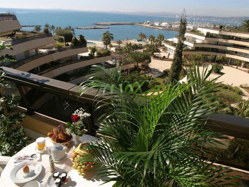 Holiday Inn Nice - Saint Laurent du Var in Saint-Laurent-du-Var, Nizza Außenaufnahme
