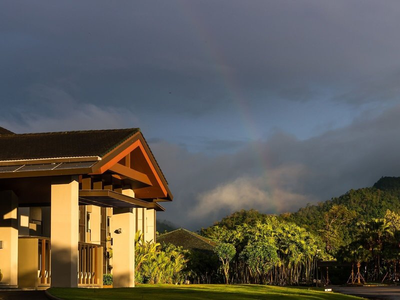 Chatrium Golf Resort Soi Dao Chanthaburi in Pong Nam Ron, Bangkok Außenaufnahme