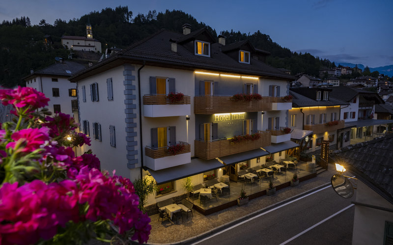 Hotel Italia und Wellness Villa Monica in Molina, Verona Außenaufnahme