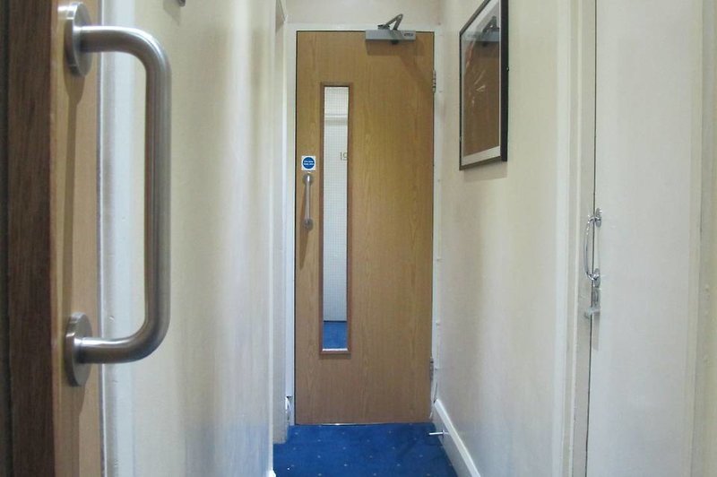 Alhambra in London, London-Stansted Badezimmer