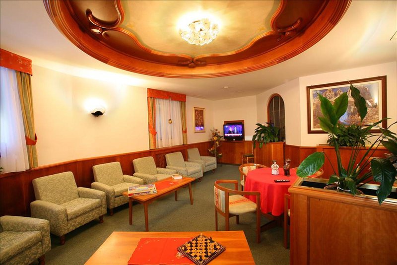 Hotel Fiorenza in Campitello di Fassa, Innsbruck (AT) Lounge/Empfang
