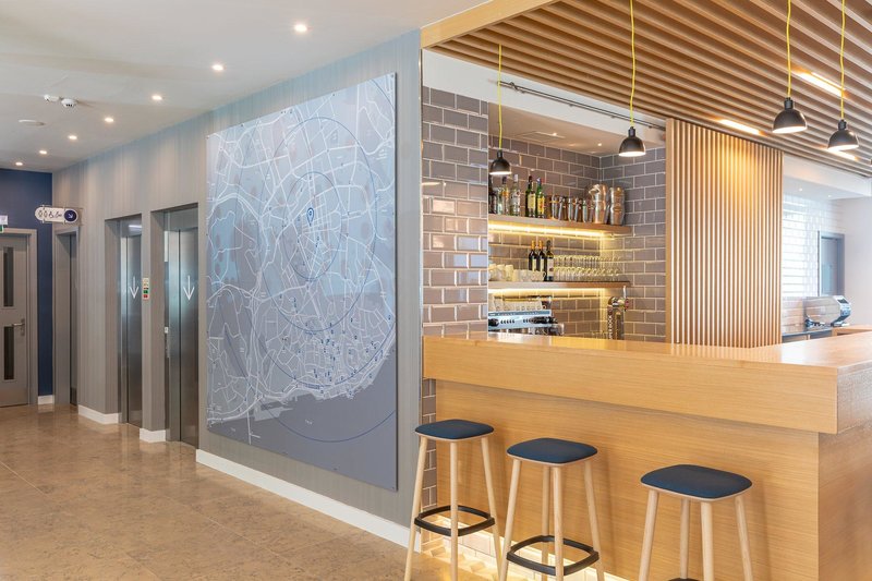 Holiday Inn Express Lisbon - Plaza Saldanha in Lissabon, Lissabon Bar