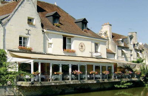 Inter-Hotel George Sand in Loches, Paris-Charles De Gaulle Außenaufnahme