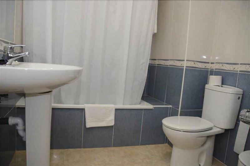 Aubi in Sant Antoni de Calonge, Barcelona Badezimmer