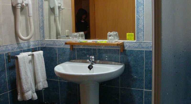 Hotel Valdemoro in Valdemoro, Madrid Badezimmer