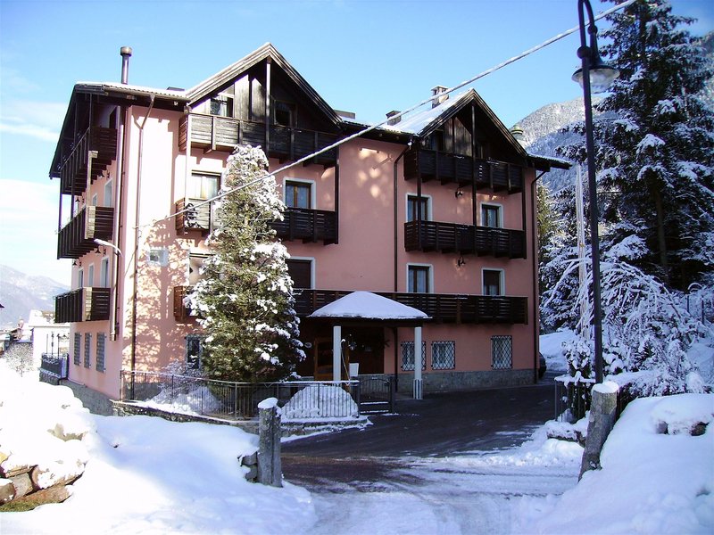 Park Hotel Bellevue in Dimaro, Verona Außenaufnahme