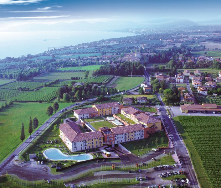 Hotel Parchi del Garda in Pacengo, Verona Luftaufnahme