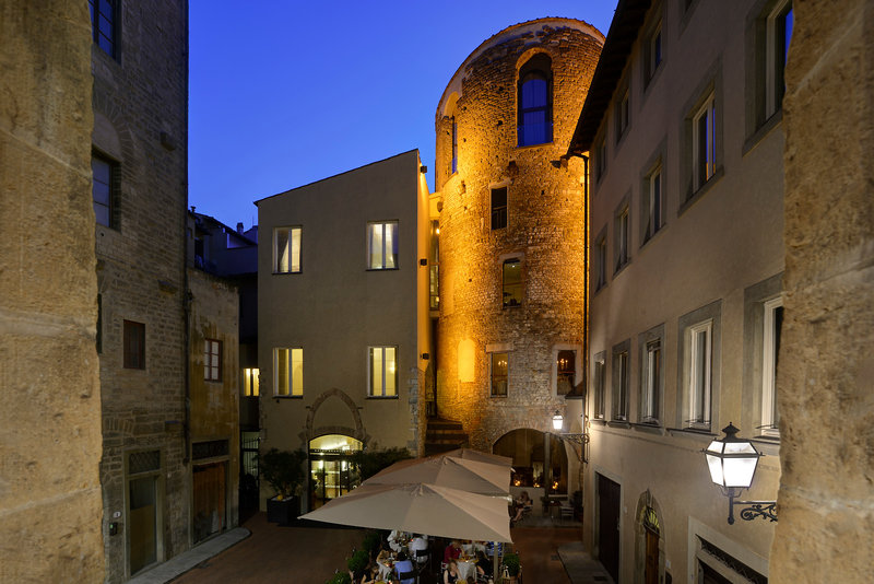 Brunelleschi in Florenz, Florenz Außenaufnahme