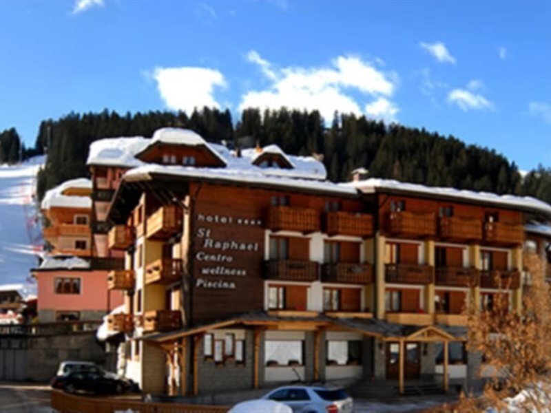St. Raphael in Madonna di Campiglio, Mailand (Bergamo) Außenaufnahme