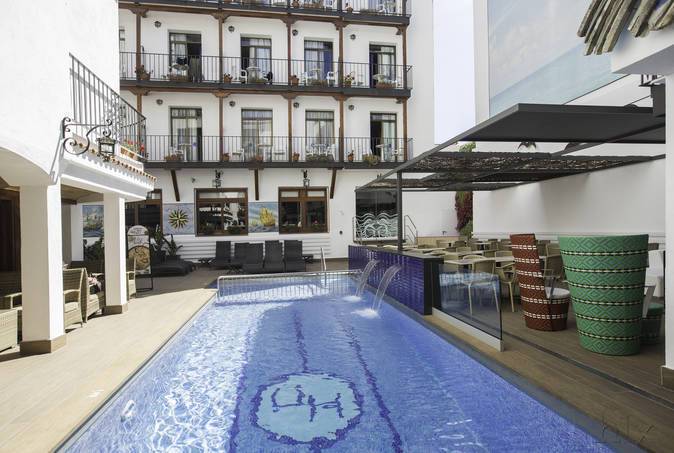 Neptuno Hotel & Apartments in Calella de la Costa, Barcelona Außenaufnahme