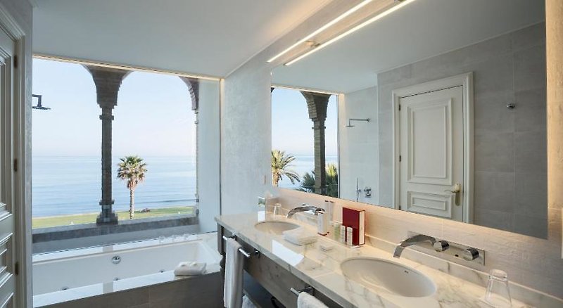 Hotel Casa Vilella in Sitges, Barcelona Badezimmer