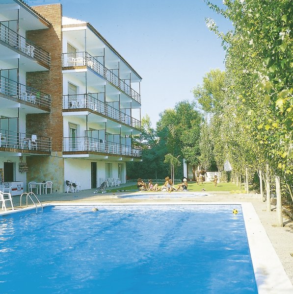 Sunway Apartamentos in Sitges, Barcelona Pool