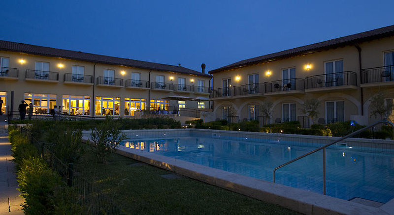 Wellness & Spa Hotel Fitalia in Fanusa, Catania Pool