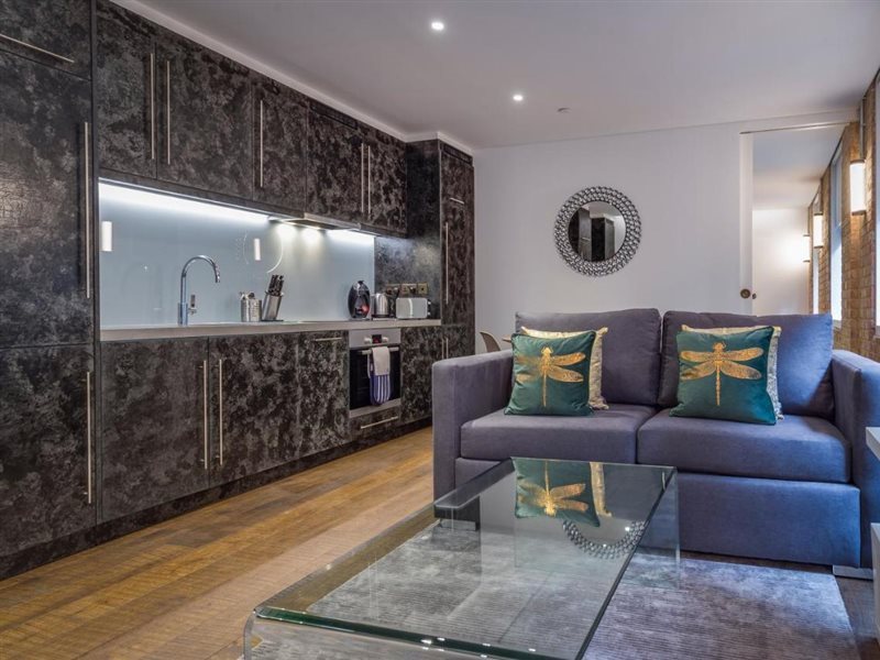 Soho Lofts by Q Apartments in London, London-Heathrow Lounge/Empfang