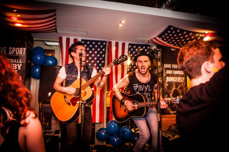 St Christopher's Paris Canal in Paris, Paris-Charles De Gaulle Bar