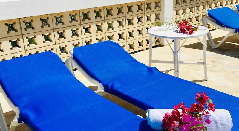 Apartamentos Aguas Blancas in Santa Eulalia del Rio, Ibiza Tiere