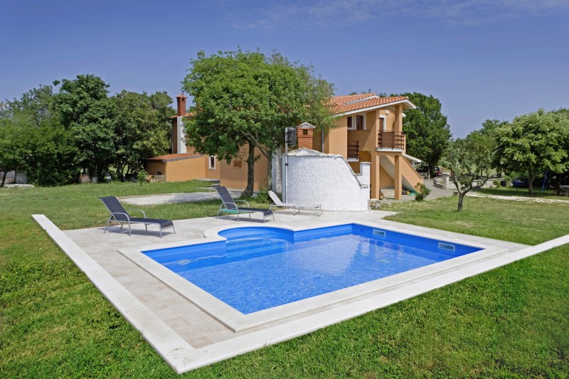 Appartements Vrtline in Krnica, Pula (Kroatien) Pool