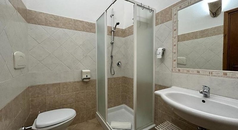 Hotel I Menhirs in Castiadas, Cagliari Badezimmer