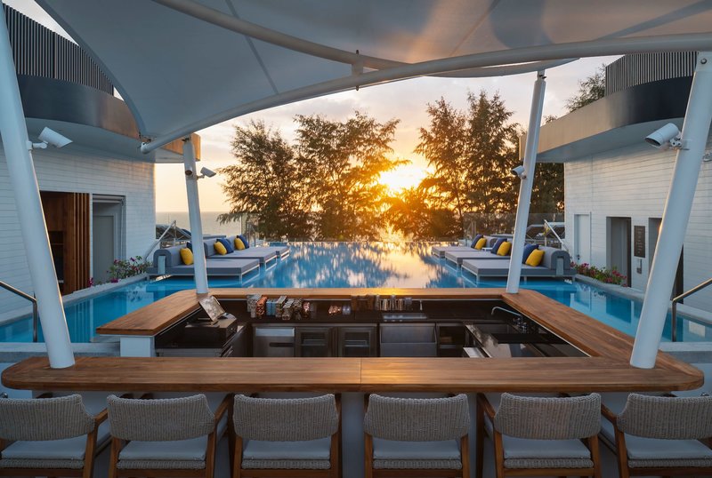 Radisson Blu Resort, Phuket Mai Khao Beach in Mai Khao Beach, Krabi (Thailand) Terrasse