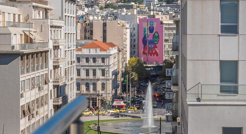 Diros in Athen, Athen Terrasse