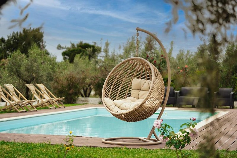 Kalisun Pool House by Georgalas in Nea Kallikrateia, Thessaloniki (Chalkidiki) Pool