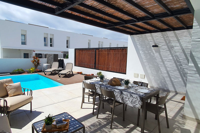 Serena Holiday Homes by LIVVO in Playa Blanca, Lanzarote Restaurant