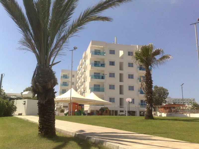 Vrissaki Hotel Apartments in Paralimni, Paphos (Süden) Außenaufnahme