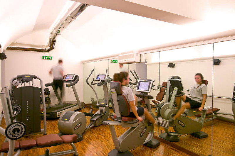Fortyseven in Rom, Rom-Fiumicino Sport und Freizeit