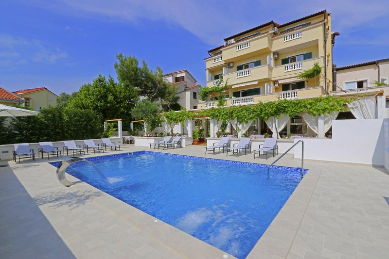 Bok Pansion Comfort in Novalja, Zadar (Kroatien) Pool