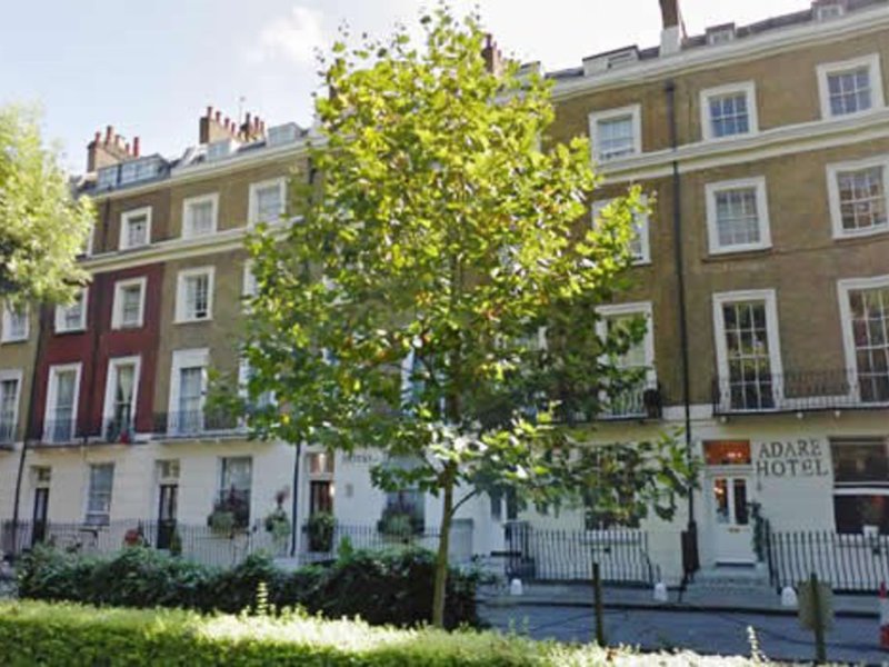 Adare in London, London-Luton Außenaufnahme
