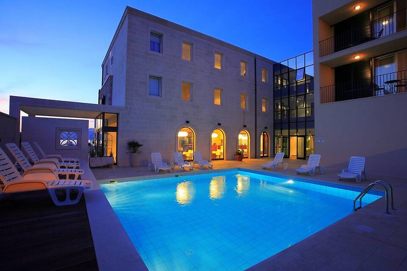 Hotel Lipa in Postira, Split (Kroatien) Pool