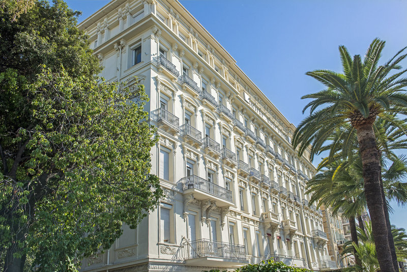 West End in Nizza, Nizza Außenaufnahme