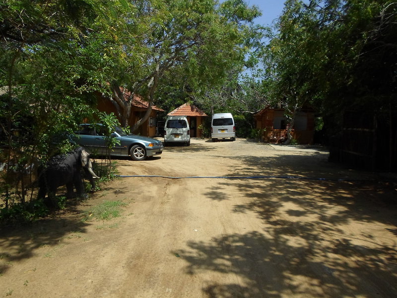 Kirinda Beach Resort in Hambantota, Colombo Mietfahrzeug