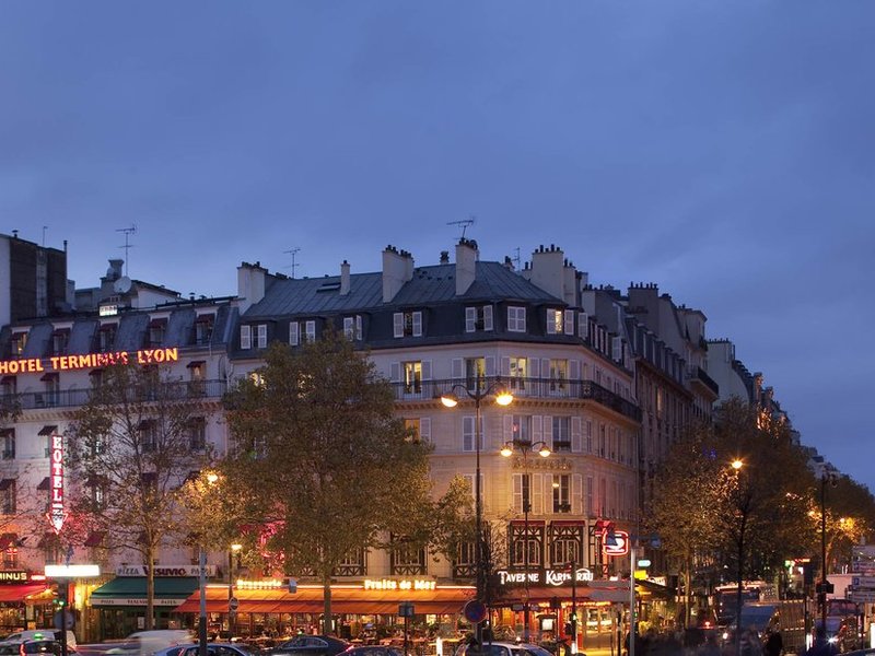 Terminus Lyon in Paris, Paris-Charles De Gaulle Außenaufnahme