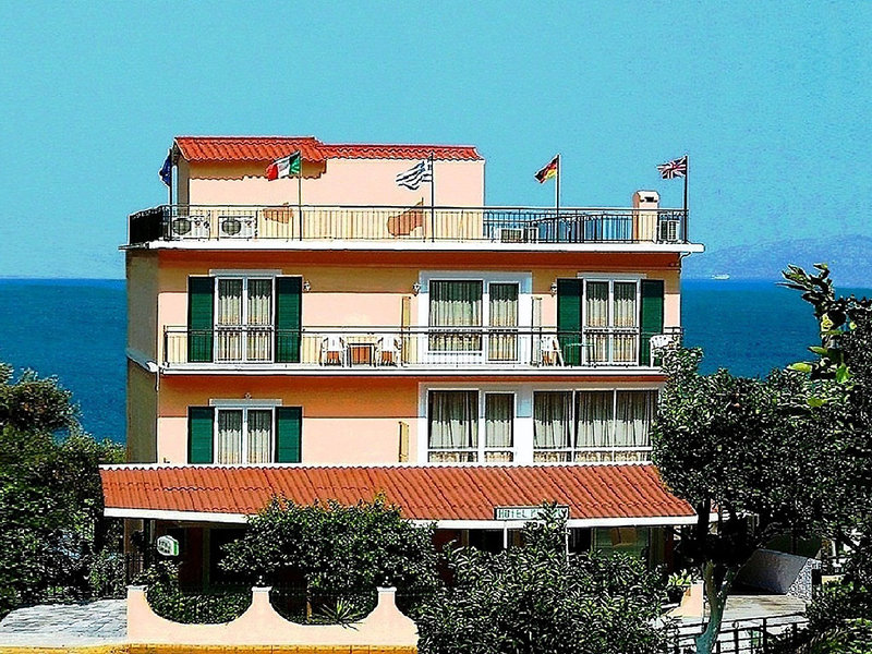 Hotel Perama in Perama, Korfu Außenaufnahme