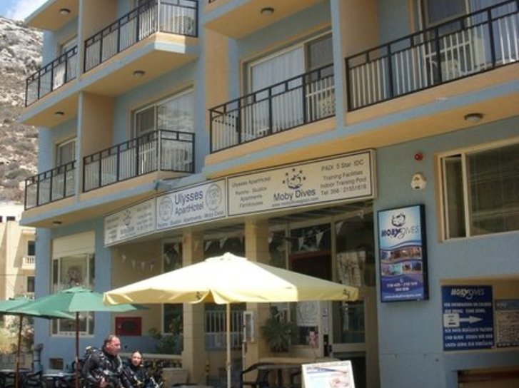 Block Aparthotel in Xlendi, Malta Außenaufnahme