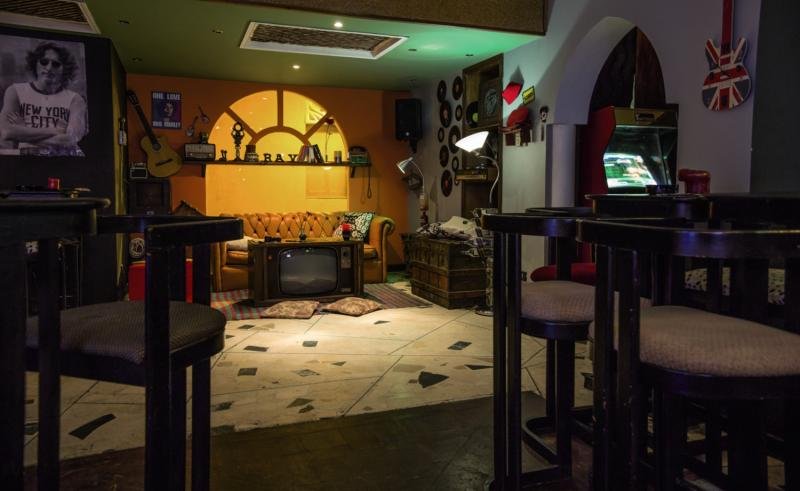 Bar