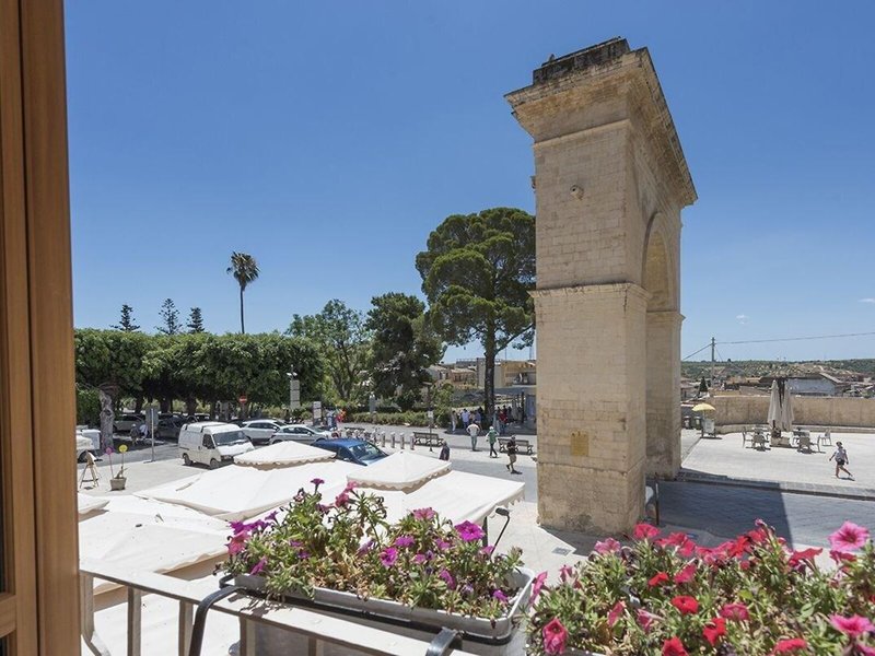 Porta Nazionale Dependance in Noto, Catania Außenaufnahme