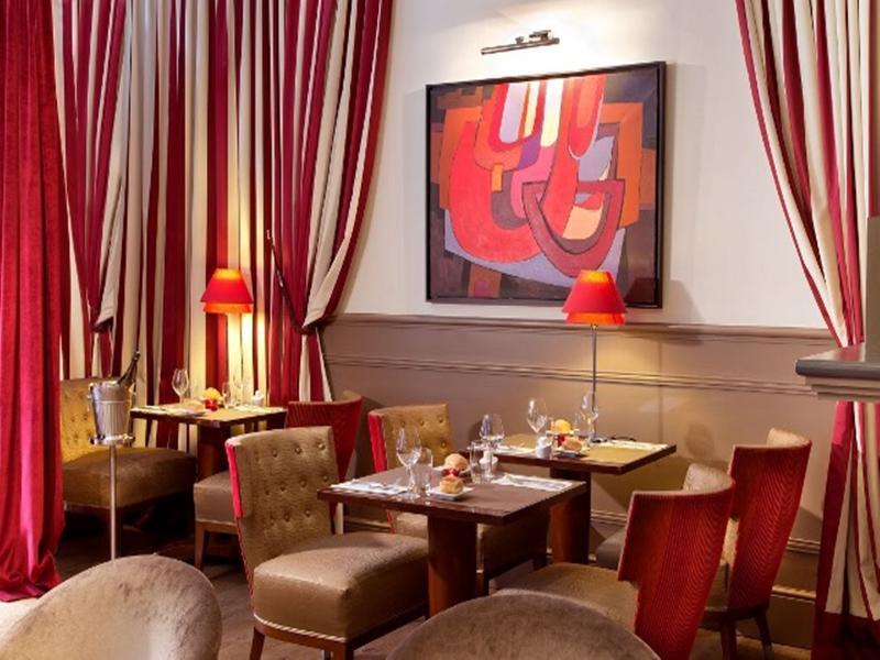 Hôtel California Paris Champs-Elysées in Paris, Paris-Charles De Gaulle Wohnbeispiel