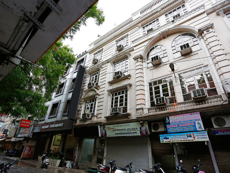 Midtown in Delhi, Delhi Außenaufnahme