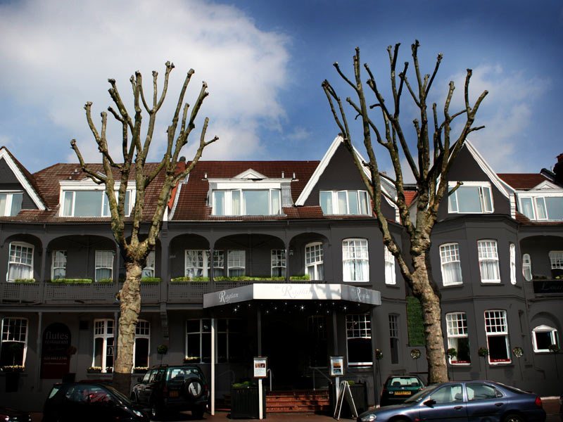 The Raglan Hotel in London, London-Heathrow Außenaufnahme