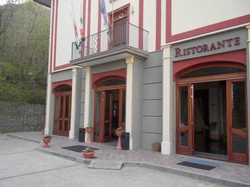 Royal Montevergine in Ospedaletto d'Alpinolo, Neapel Außenaufnahme
