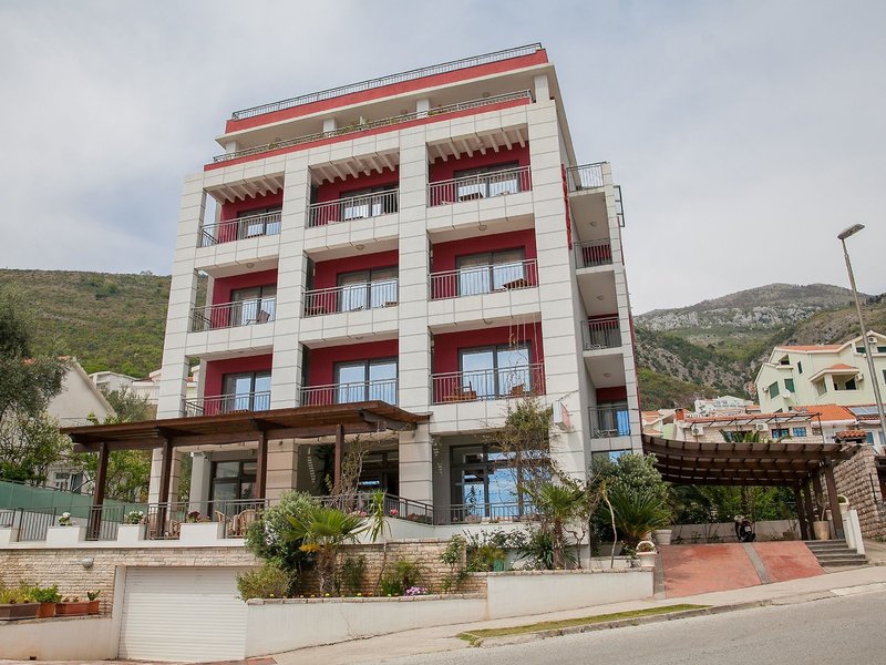 Hotel Petrovac in Petrovac, Tivat (Montenegro) Außenaufnahme